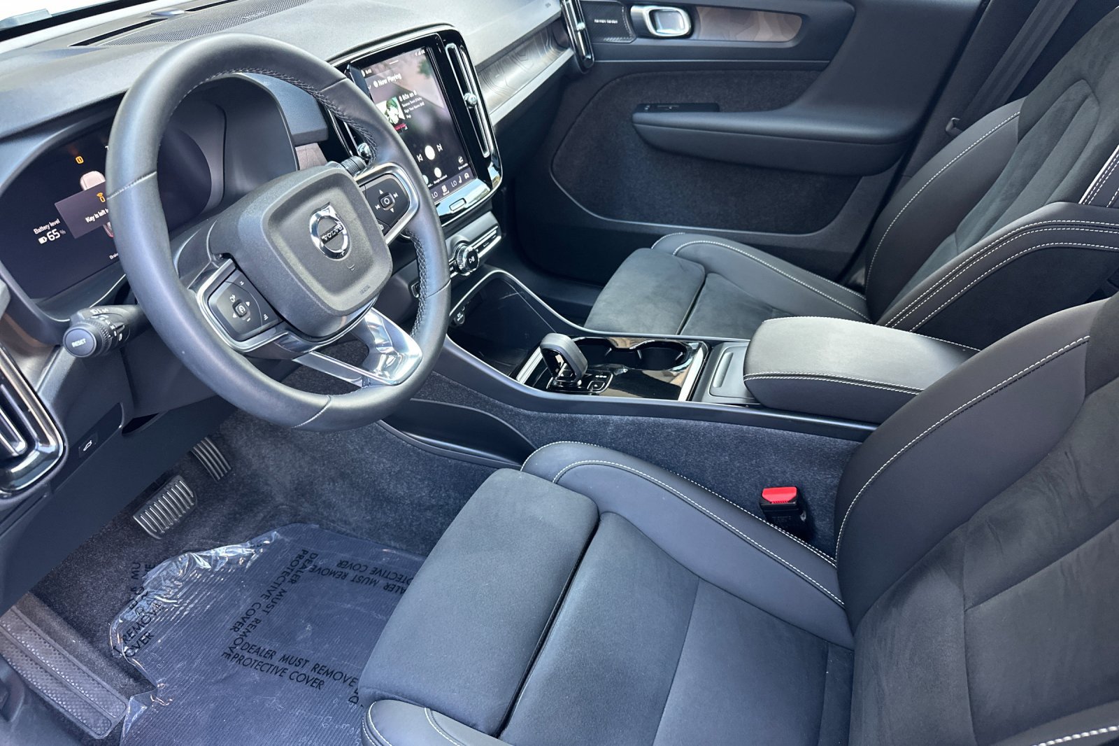 Certified 2024 Volvo XC40 Recharge Ultimate w/ Protection Package Premier RWD image 10