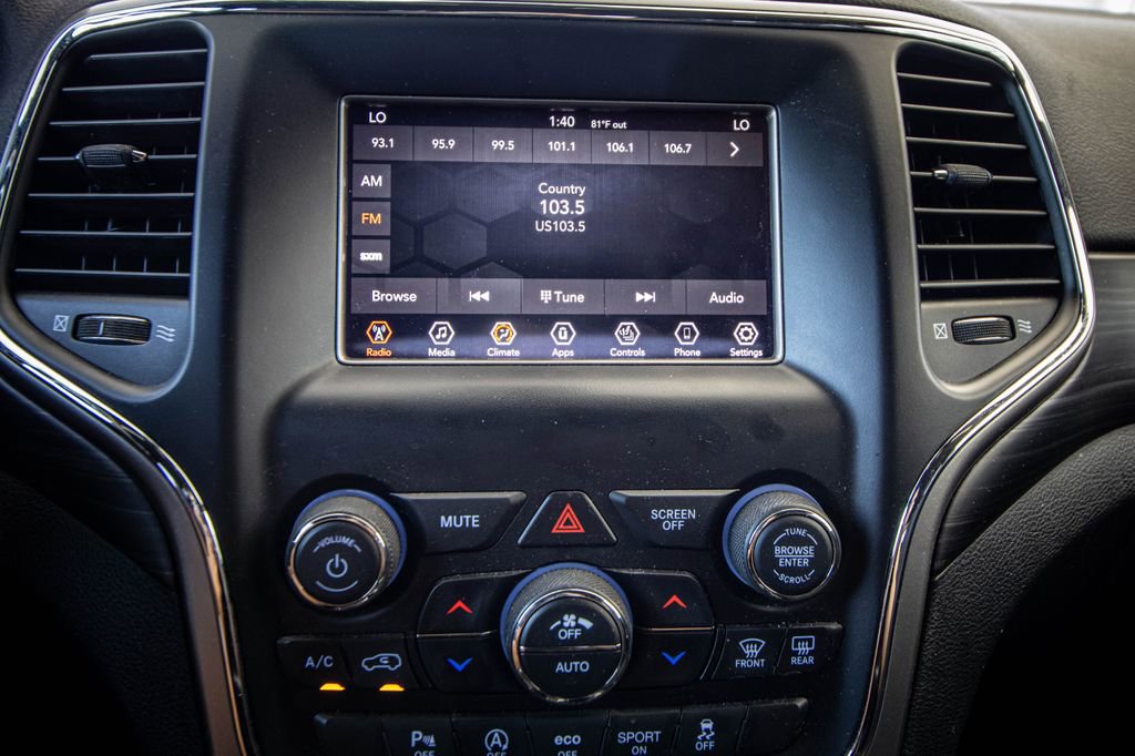 Used 2020 Jeep Grand Cherokee Laredo w/ Security & Convenience Group image 42