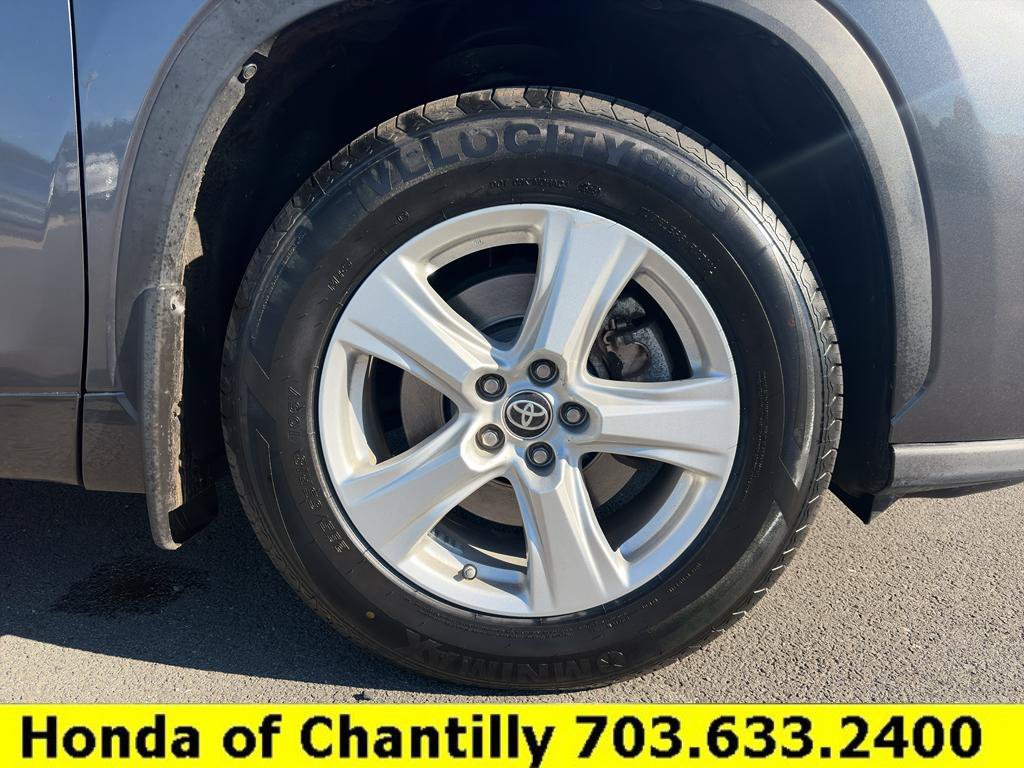 Used 2023 Toyota Highlander LE AWD/4WD image 30