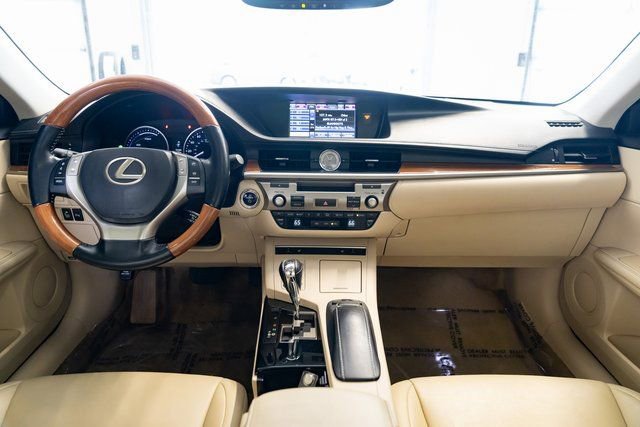 Used 2013 Lexus ES 300h w/ Premium Pkg image 9
