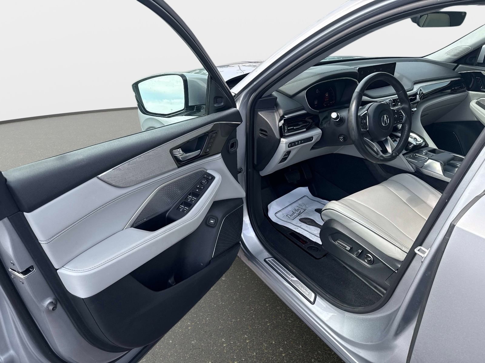 Used 2022 Acura MDX SH-AWD w/ Advance Package image 16