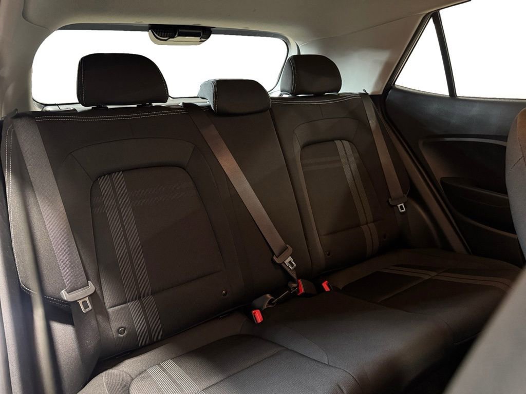 Used 2023 Hyundai Venue SEL FWD image 12