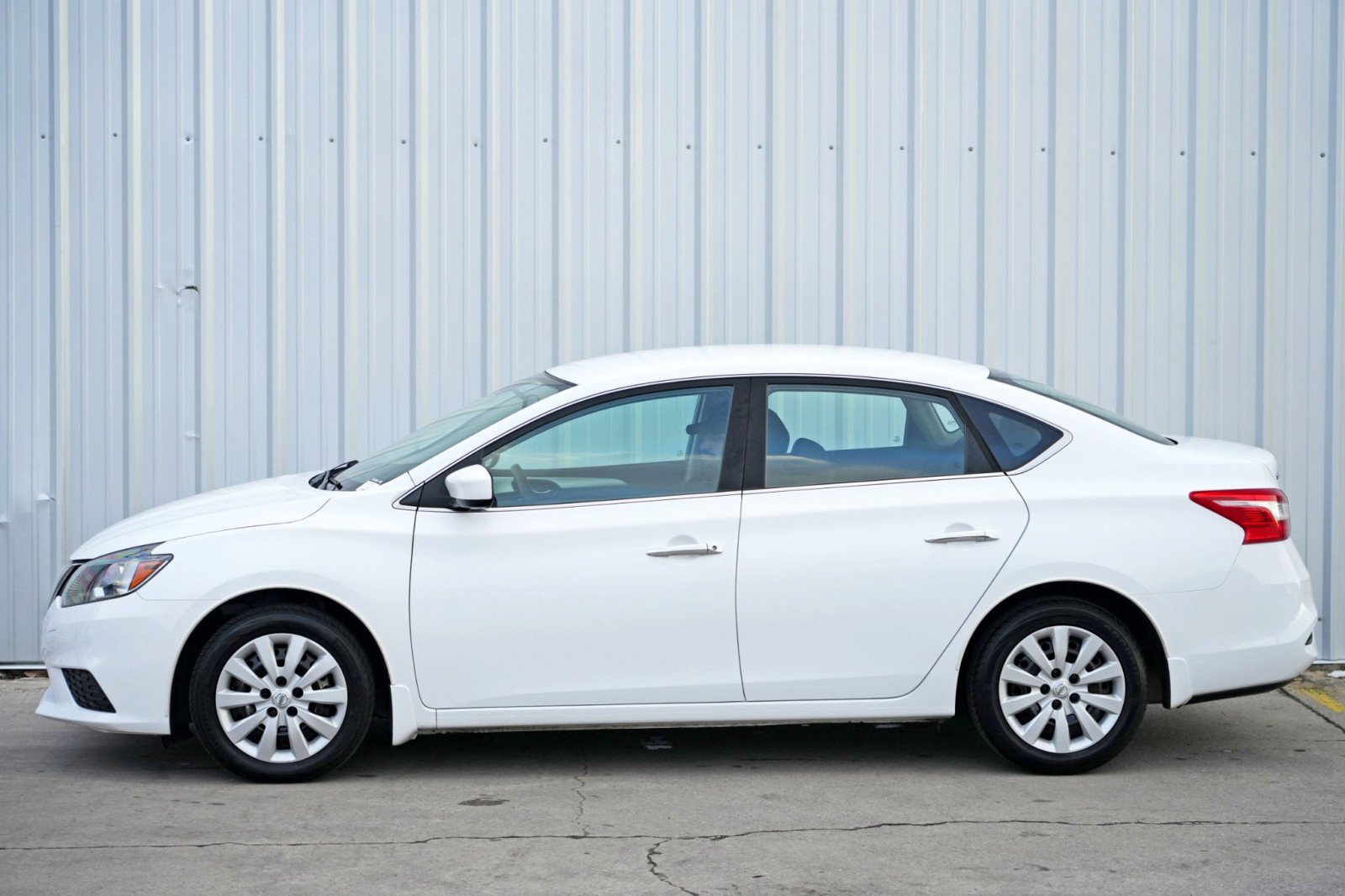 Used 2018 Nissan Sentra S image 43