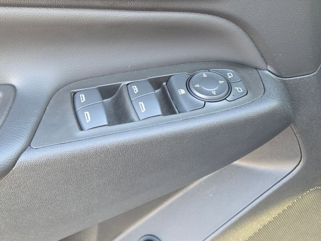 Used 2023 Chevrolet Equinox LT image 24