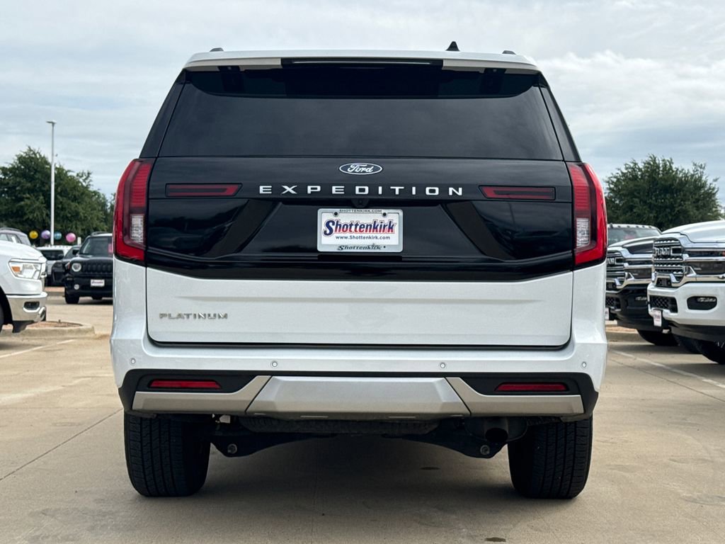 Used 2025 Ford Expedition Platinum AWD/4WD image 8