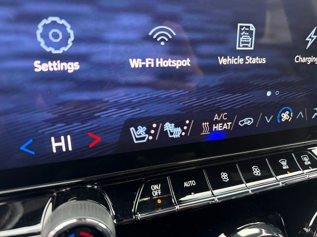 Used 2024 Chevrolet Blazer EV RS image 11