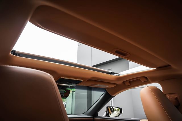 Certified 2025 Lexus ES 350 w/ Premium Package image 22