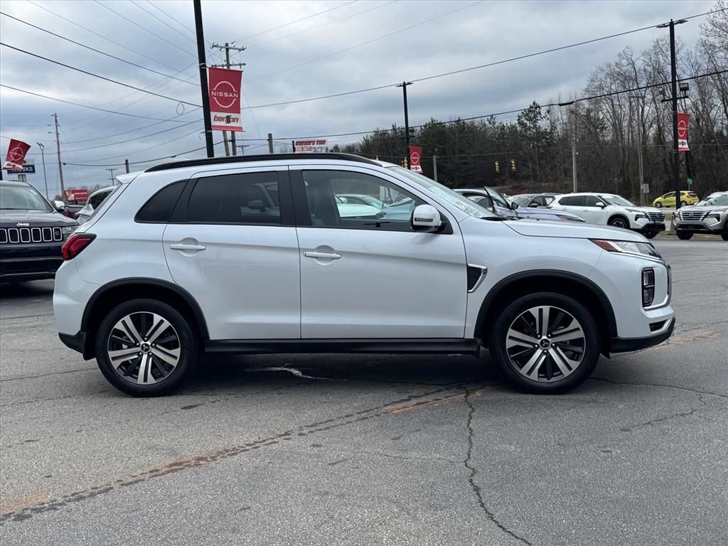 Used 2025 Mitsubishi Outlander Sport SEL image 2