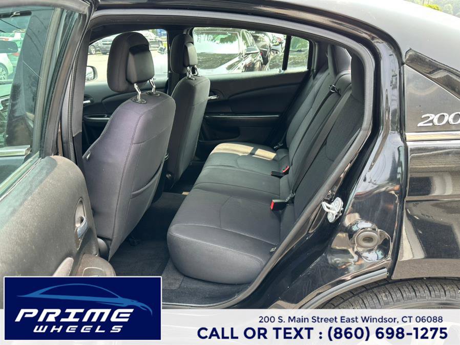 Used 2013 Chrysler 200 LX FWD image 7