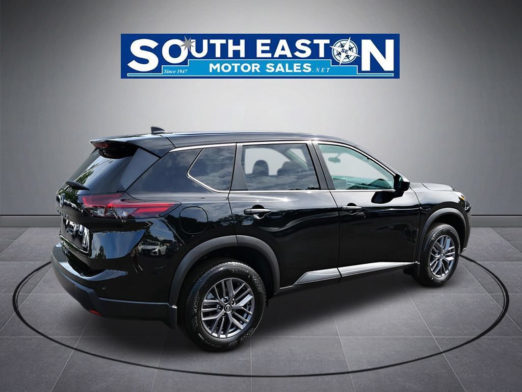 Used 2024 Nissan Rogue S AWD/4WD image 7