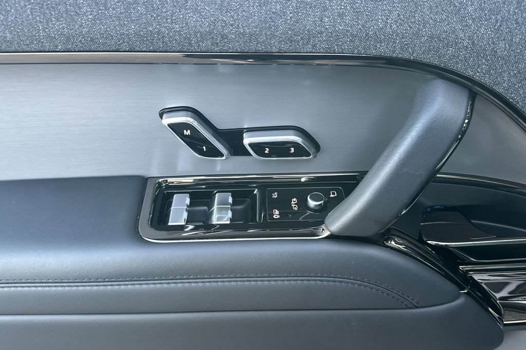 Used 2023 Land Rover Range Rover Sport SE Dynamic image 10