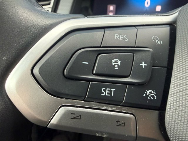 Used 2024 Volkswagen Atlas Cross Sport SEL Premium R-Line image 22