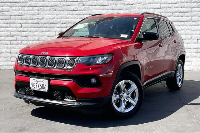 Certified 2023 Jeep Compass Latitude AWD/4WD image 1