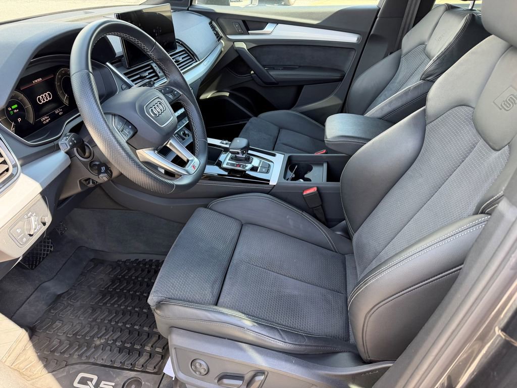 Used 2023 Audi Q5 e Premium Plus w/ Premium Plus Package image 3