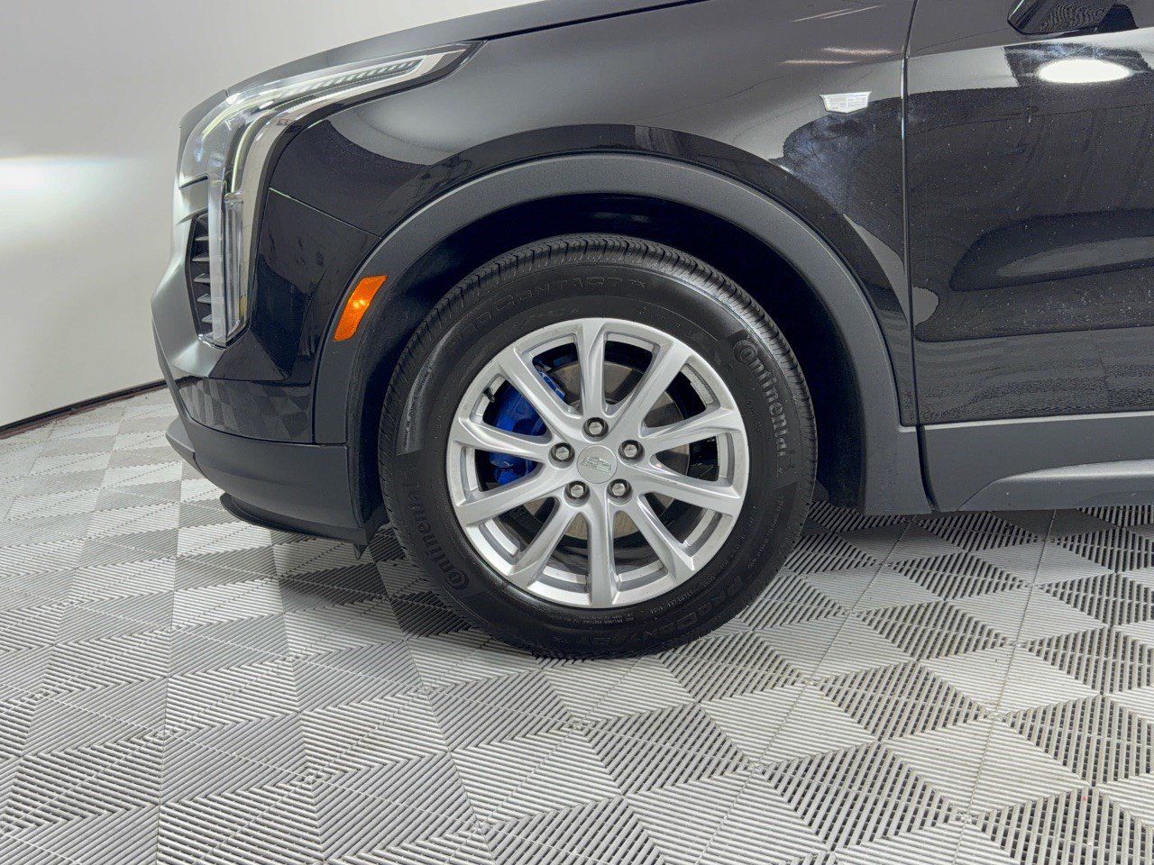 Used 2022 Cadillac XT4 Luxury w/ Cold Weather Package FWD image 13