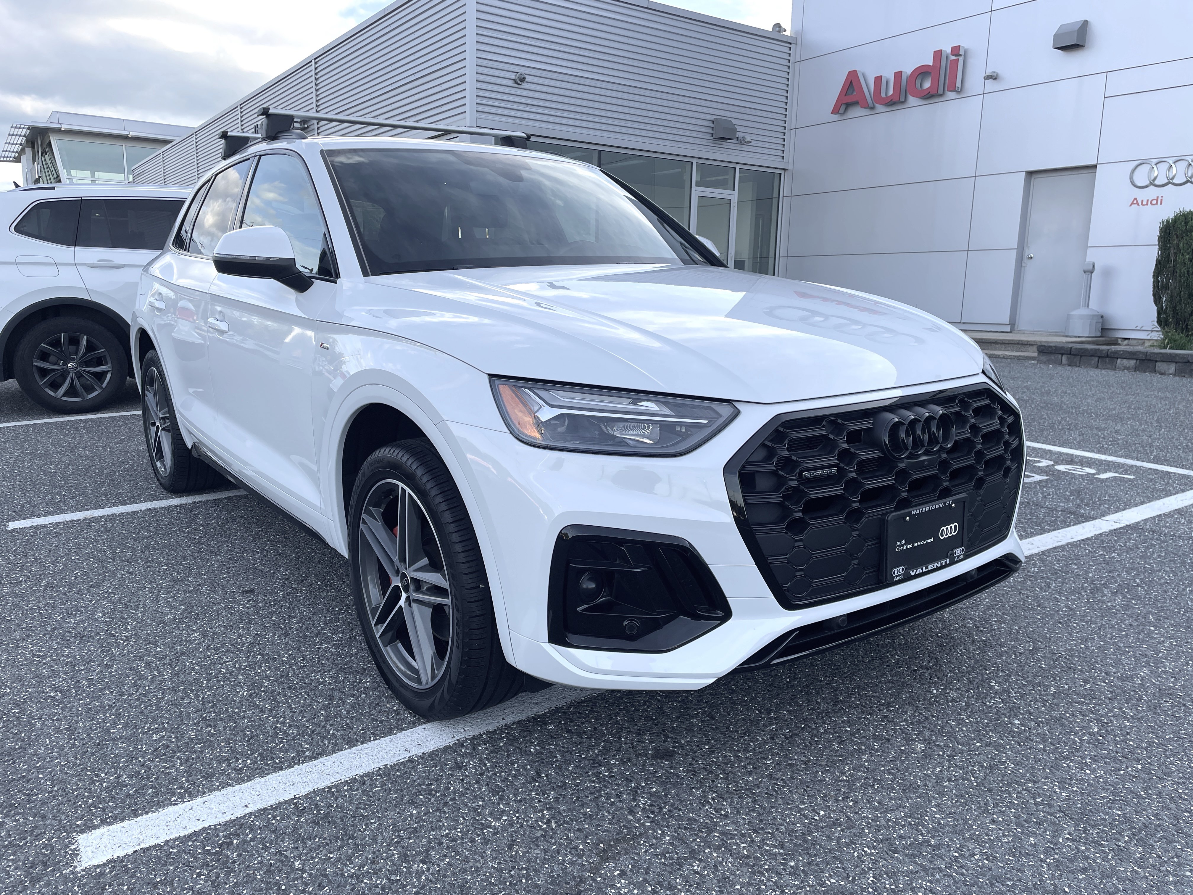Certified 2024 Audi Q5 e Premium Plus w/ Premium Plus Package AWD/4WD image 1