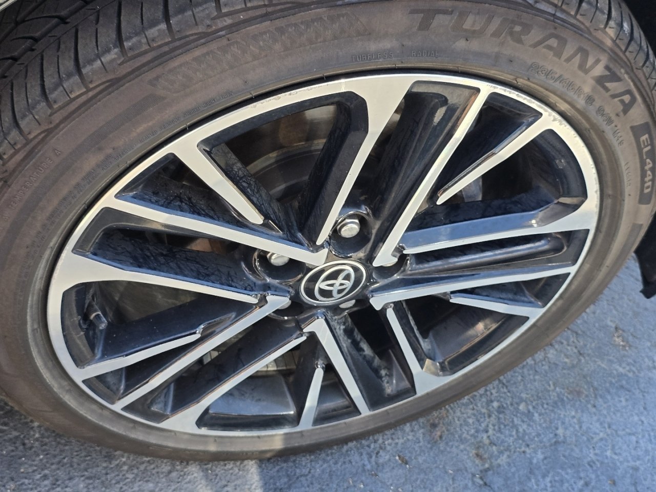 Used 2025 Toyota Camry XLE AWD/4WD image 23