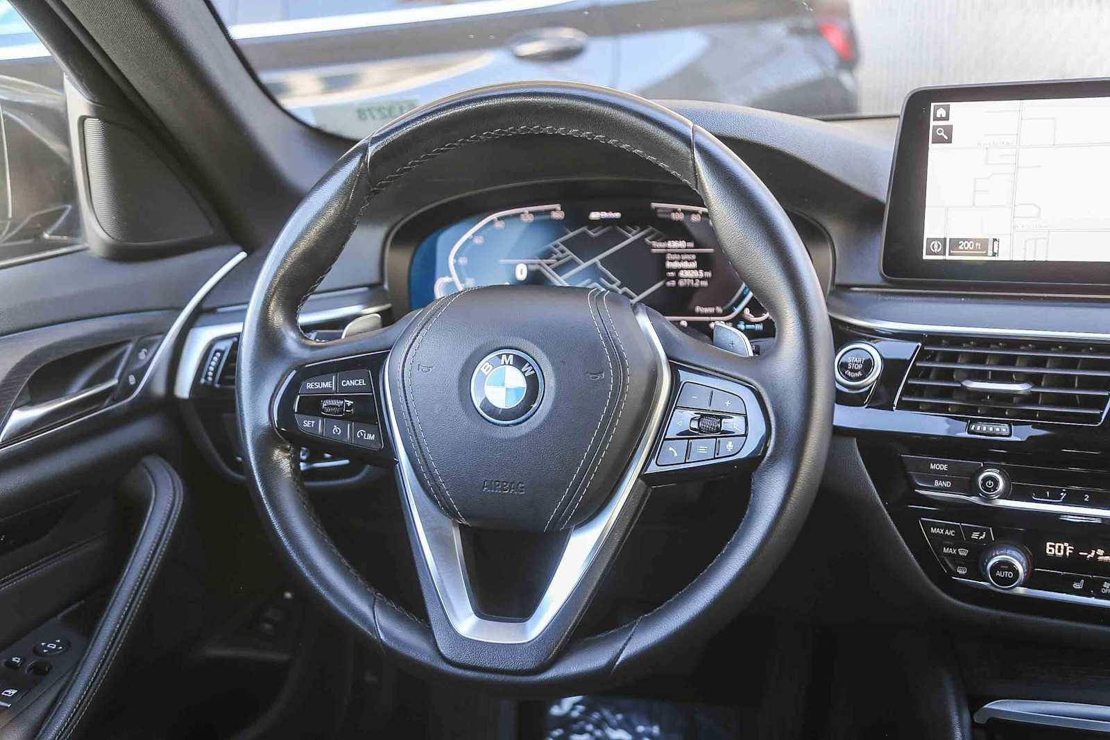 Certified 2023 BMW 530e w/ Convenience Package image 12