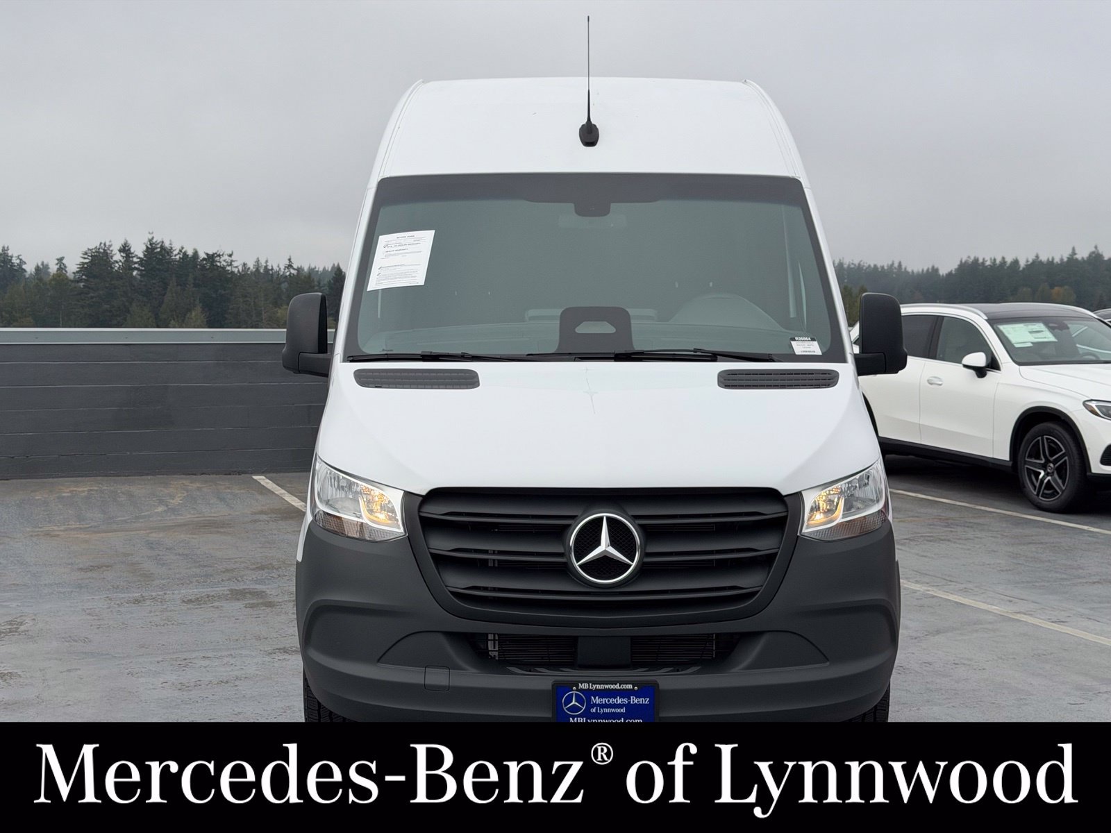 Used 2025 Mercedes-Benz Sprinter 2500 image 2