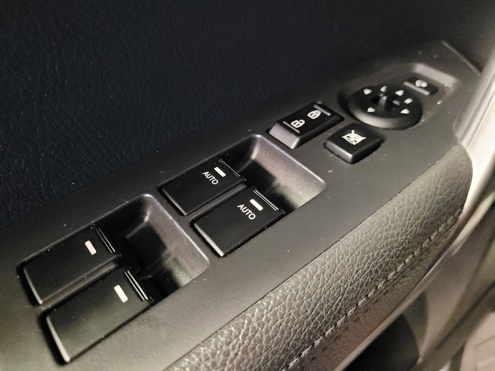 Used 2015 Kia Sorento SX image 27