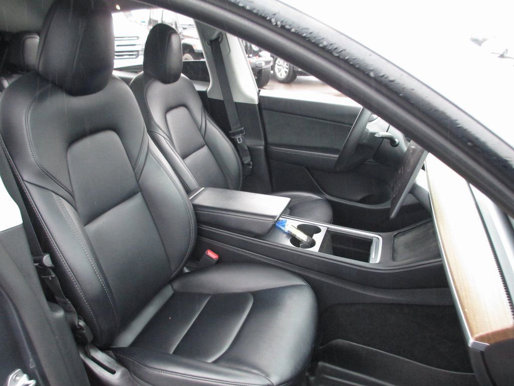 Used 2022 Tesla Model Y Performance image 17