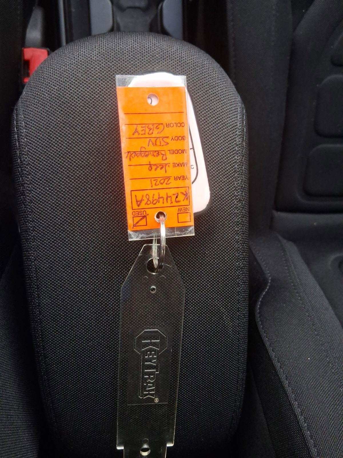 Used 2021 Jeep Renegade Latitude FWD image 21