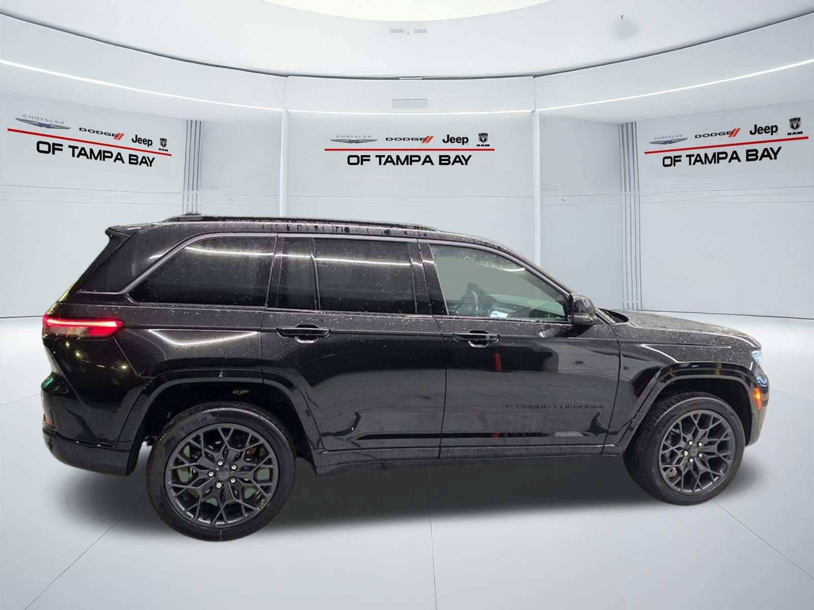 New 2026 Jeep Grand Cherokee Summit w/ Obsidian Package AWD/4WD image 7