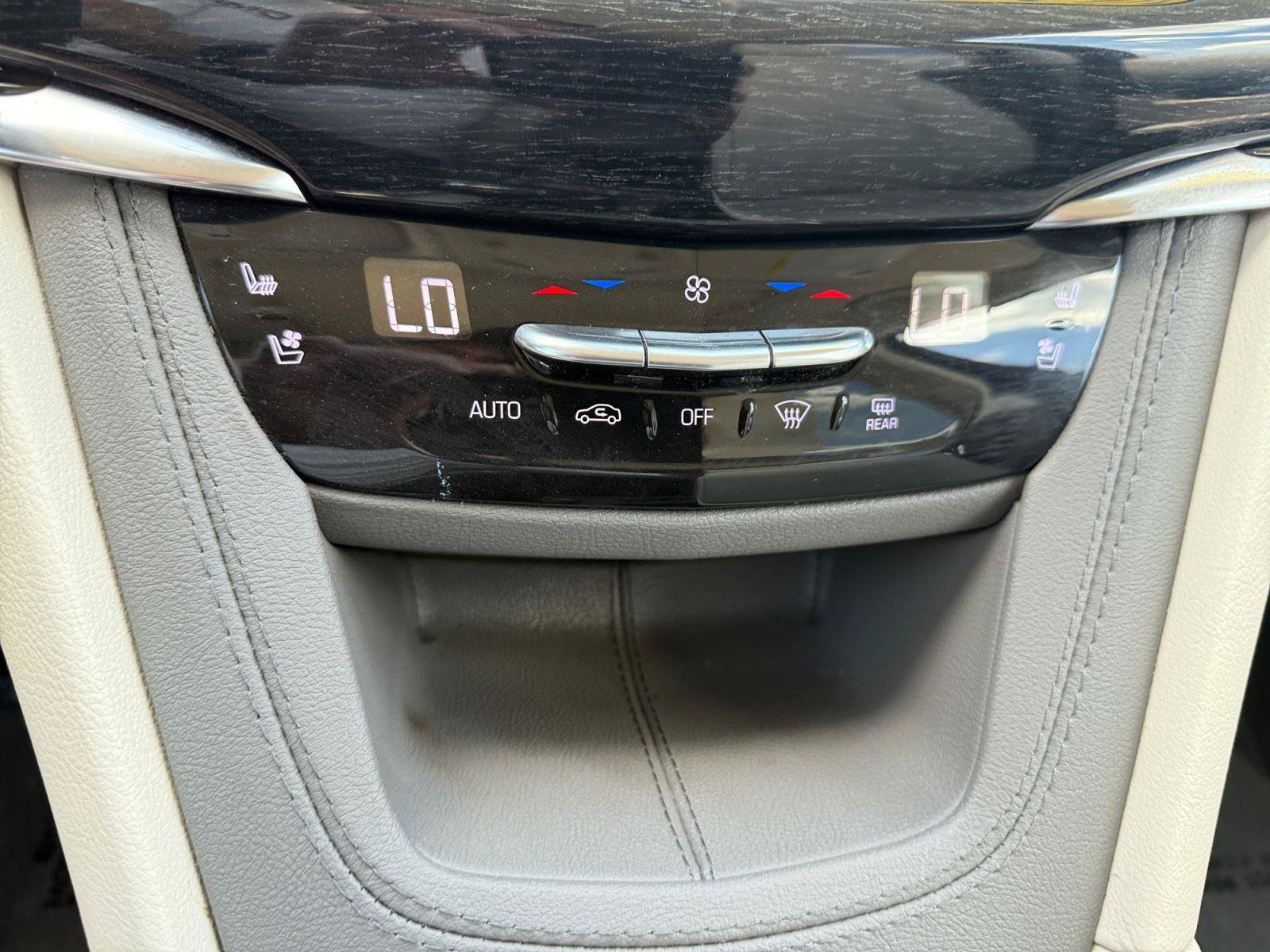 Certified 2023 Cadillac XT6 Premium Luxury AWD/4WD image 32