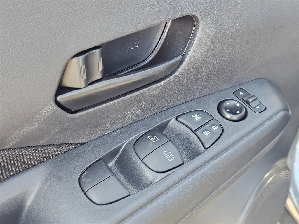 New 2025 Nissan Kicks Play S image 29