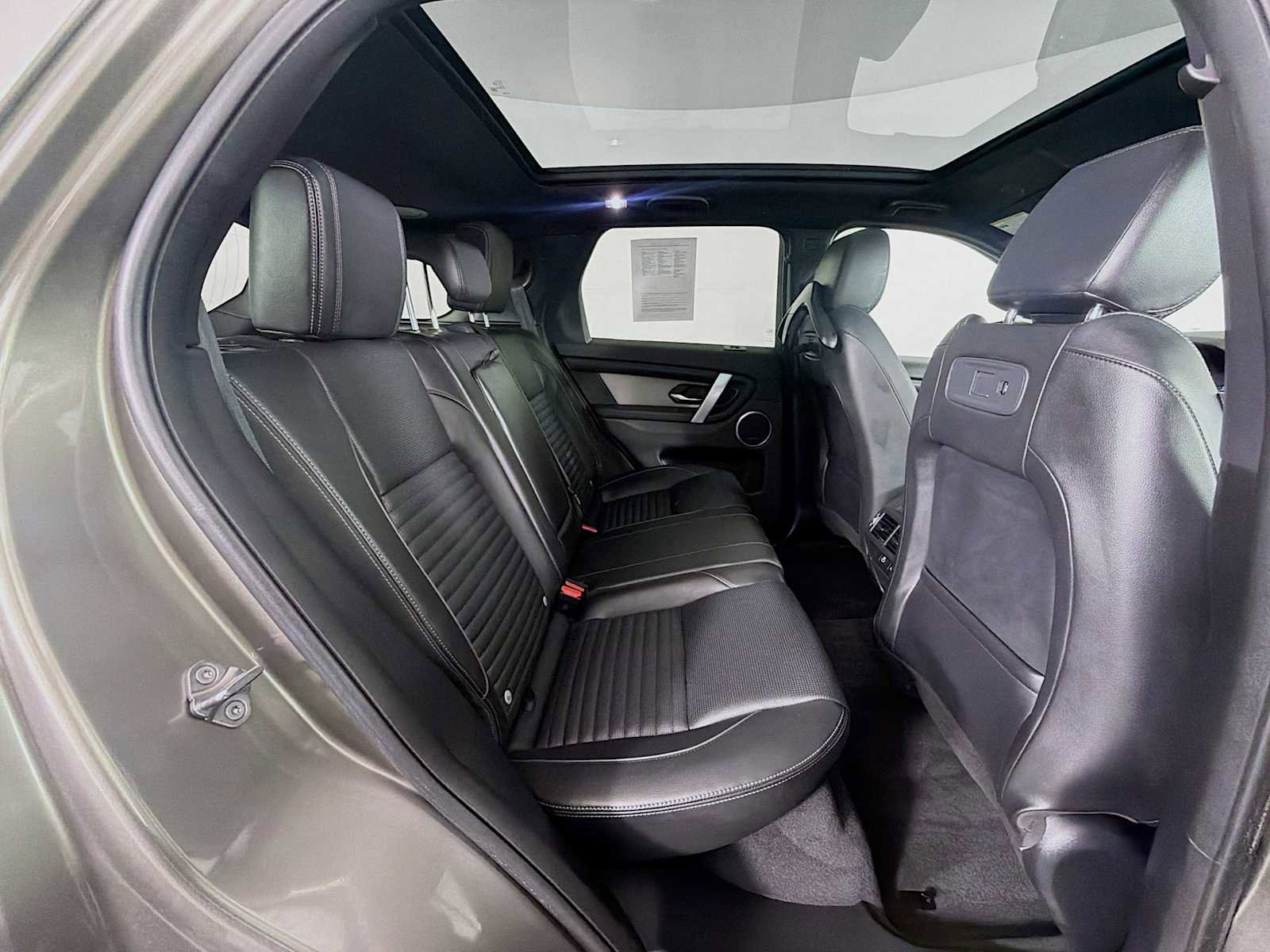Used 2024 Land Rover Discovery Sport Dynamic SE image 26