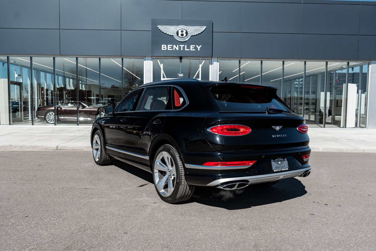 Certified 2024 Bentley Bentayga Extended Wheelbase AWD/4WD image 8