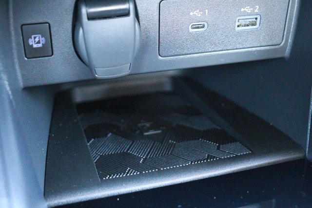 Used 2025 Nissan Versa SR w/ Trunk Package image 18