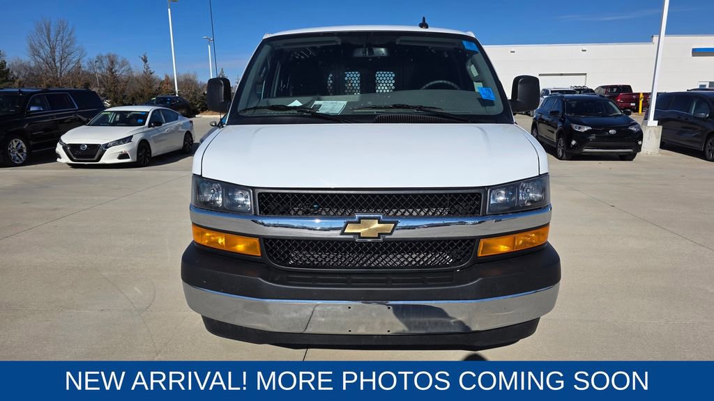 Used 2024 Chevrolet Express 2500 Work Van w/ Driver Convenience Package image 8