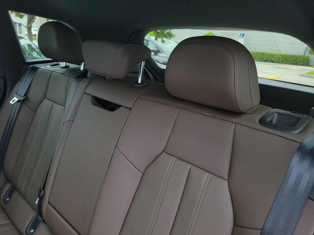 New 2025 Audi Q6 e-tron Premium image 27