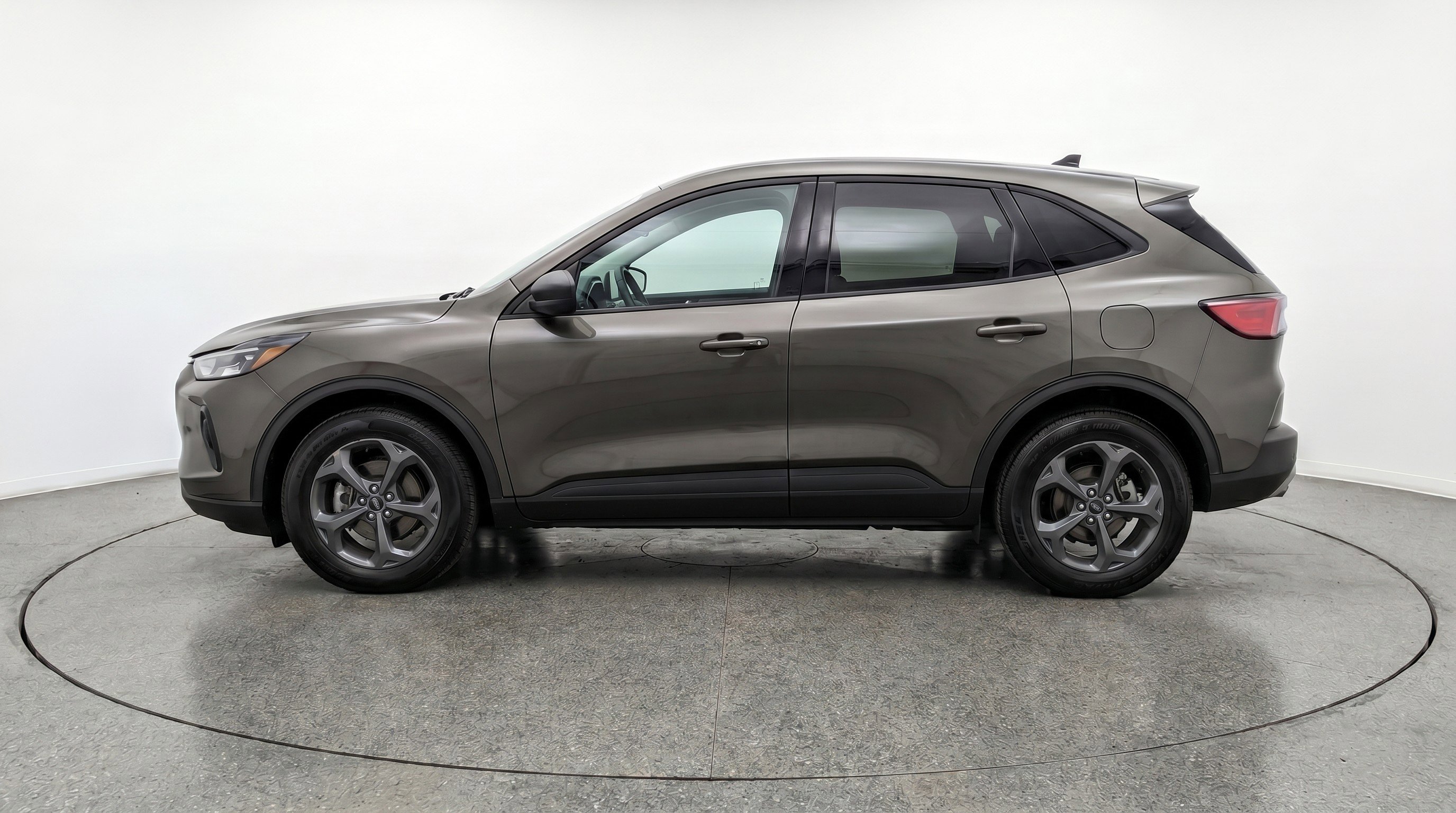 Used 2024 Ford Escape ST-Line FWD image 5