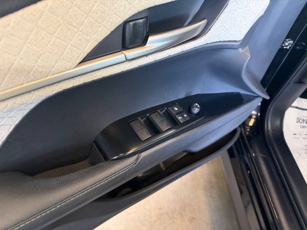 Used 2025 Toyota Camry XLE FWD image 13