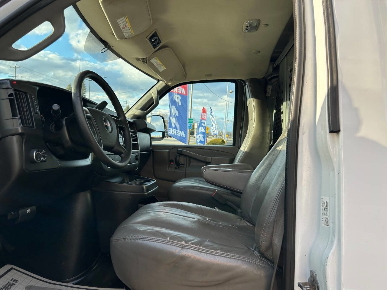 Used 2016 GMC Savana 3500 image 19