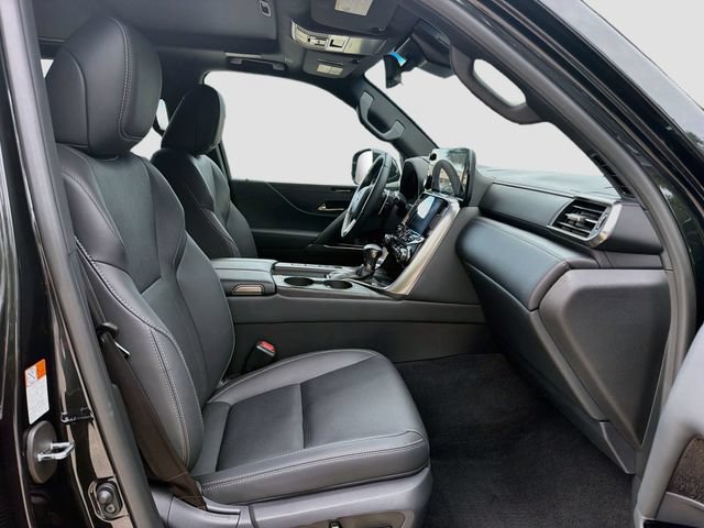 Used 2025 Lexus LX 600 4WD w/ Accessory Package (2T) image 16