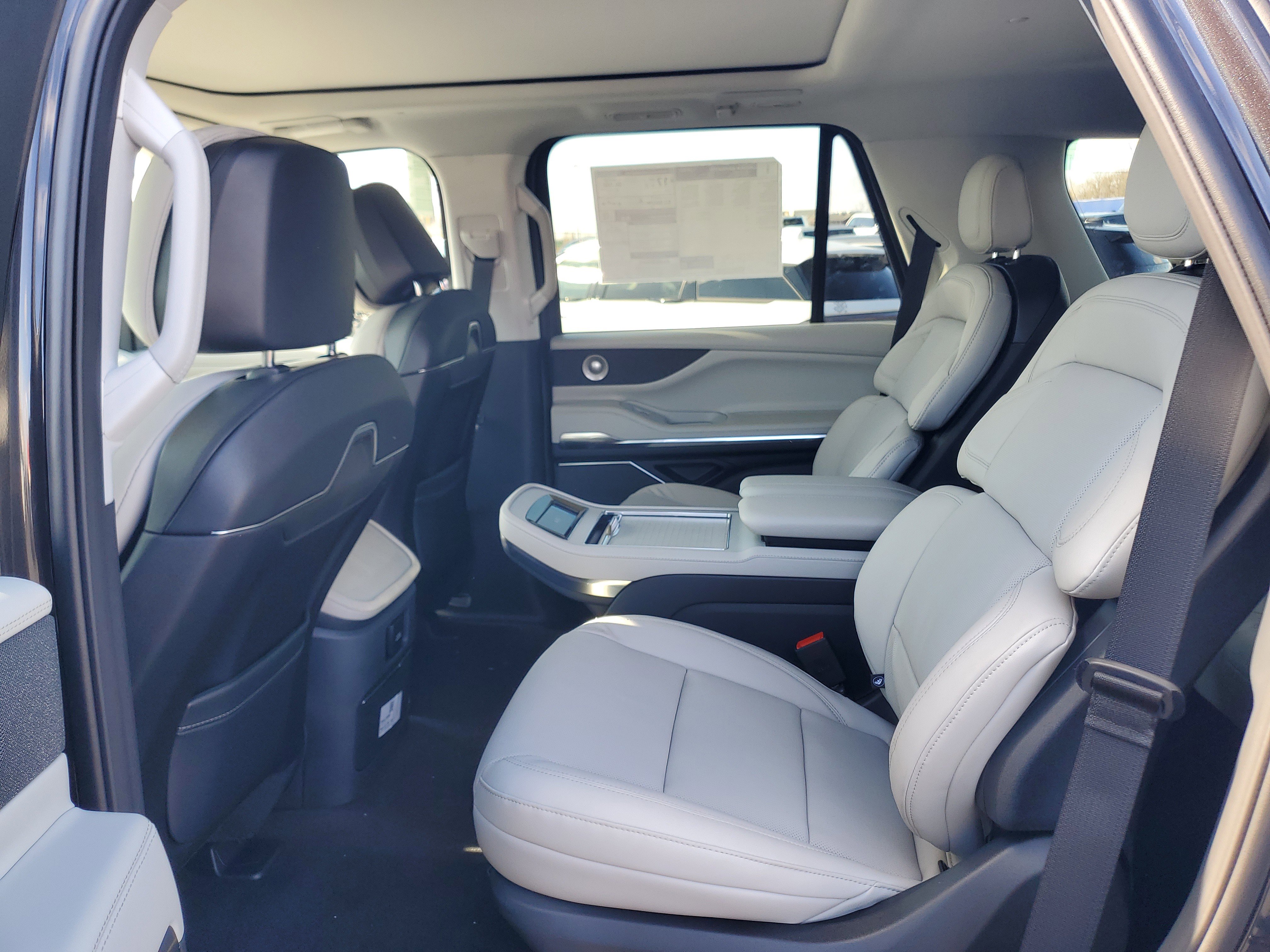 New 2026 Lincoln Navigator Reserve image 26