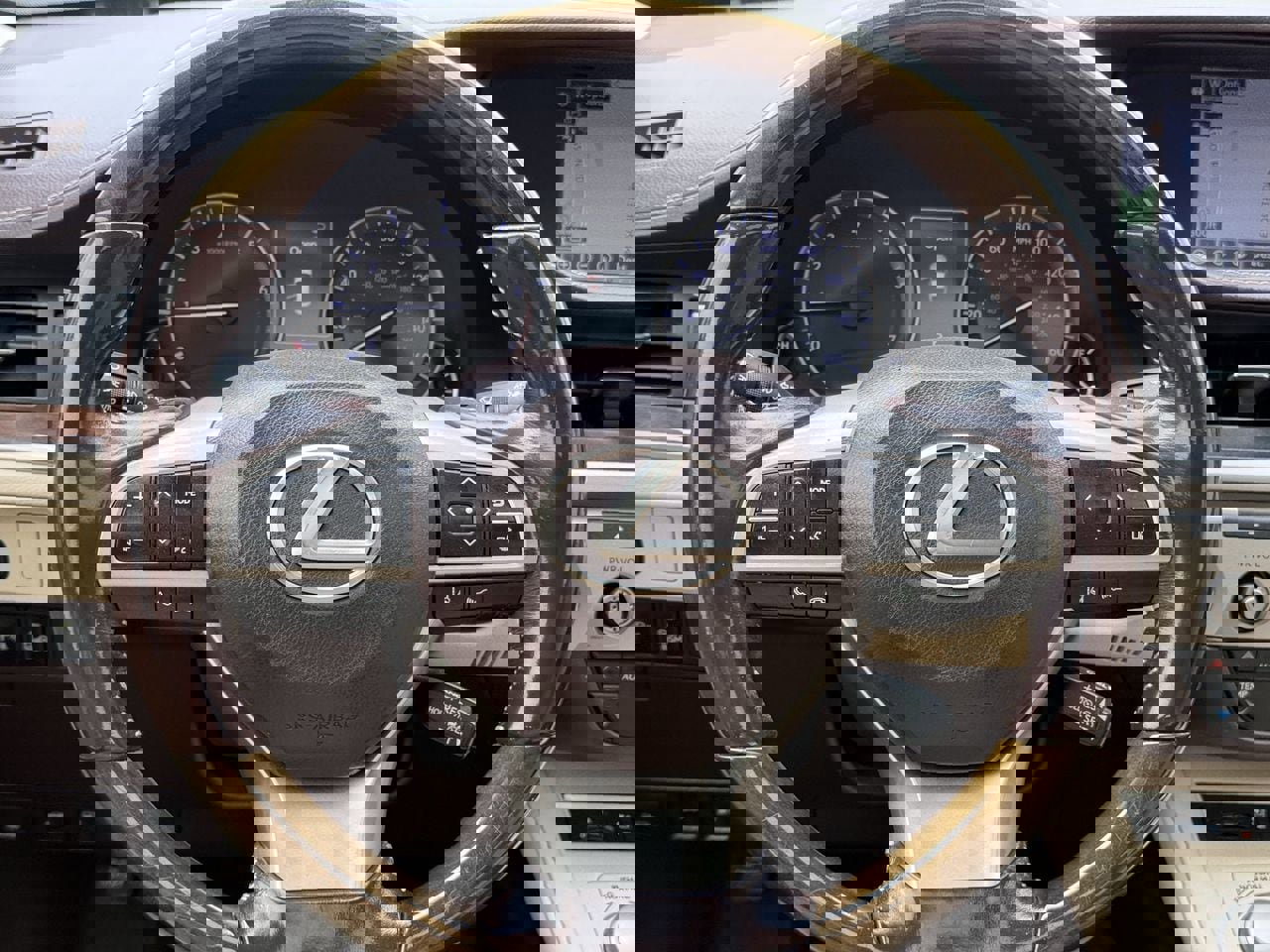 Used 2016 Lexus ES 350 w/ Luxury Package w/Wood Trim FWD image 12