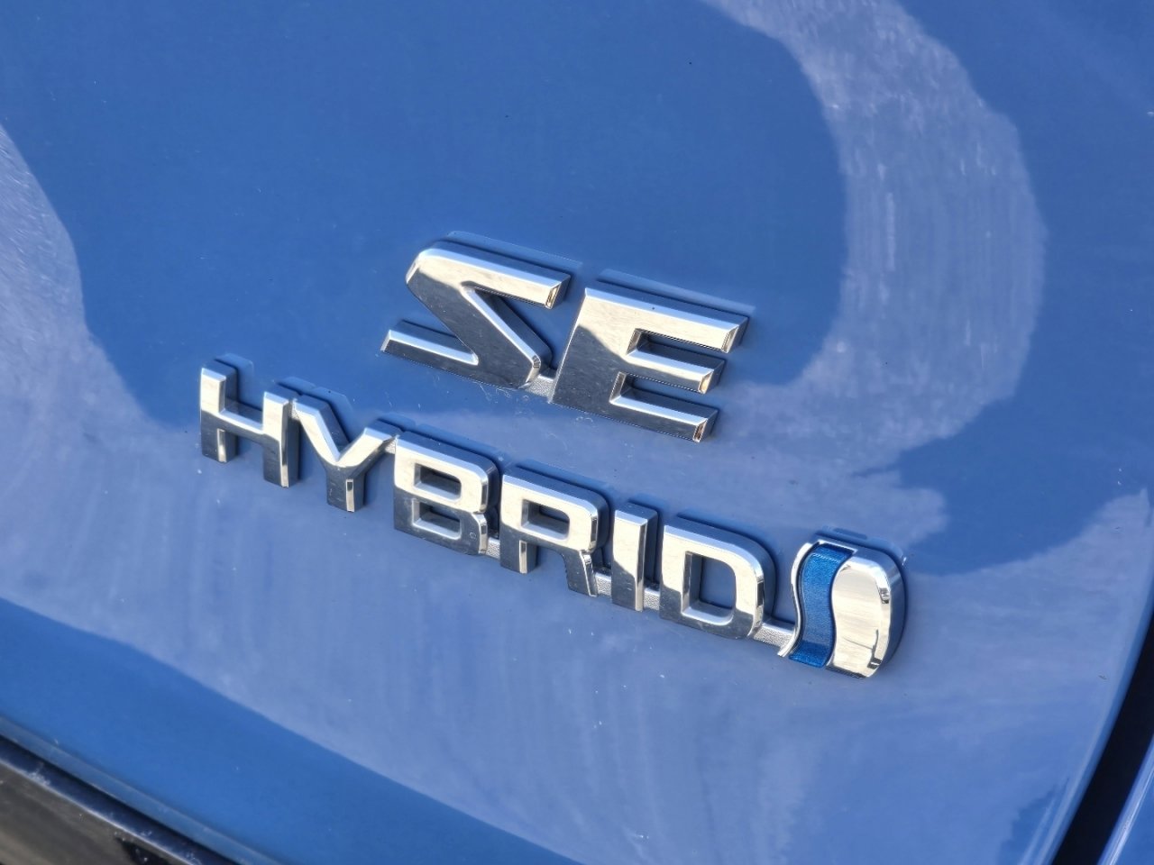 Used 2024 Toyota RAV4 SE image 9