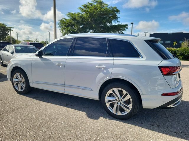 Used 2023 Audi Q7 3.0T Premium Plus w/ Premium Plus Package AWD/4WD image 5