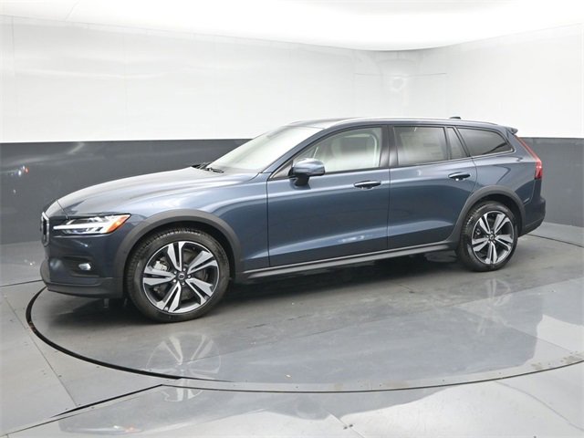 New 2026 Volvo V60 B5 Cross Country Plus w/ Protection Package Premier image 4