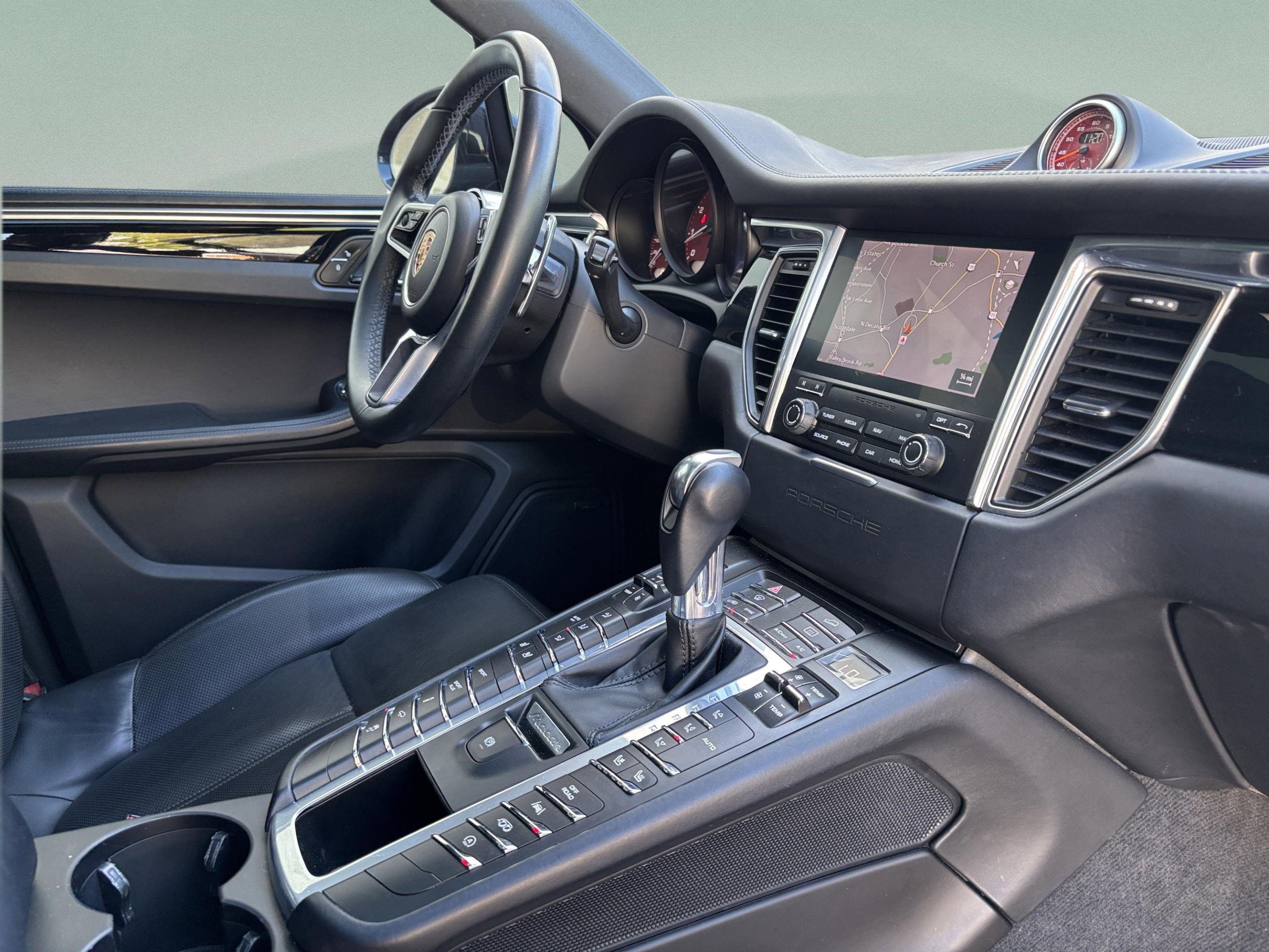 Used 2017 Porsche Macan GTS AWD/4WD image 24