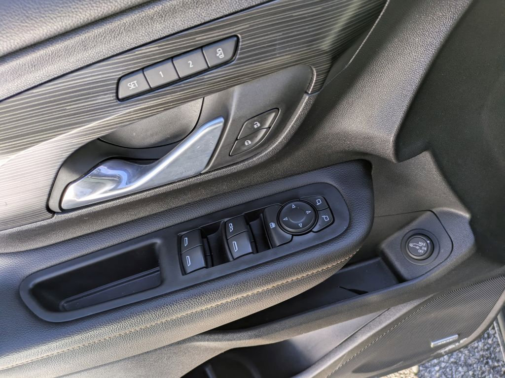 Certified 2021 GMC Terrain SLT w/ Infotainment Package II image 10