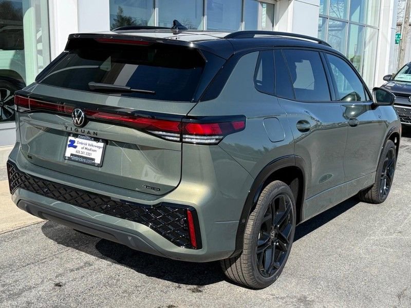 New 2026 Volkswagen Tiguan SE R-Line AWD/4WD image 3