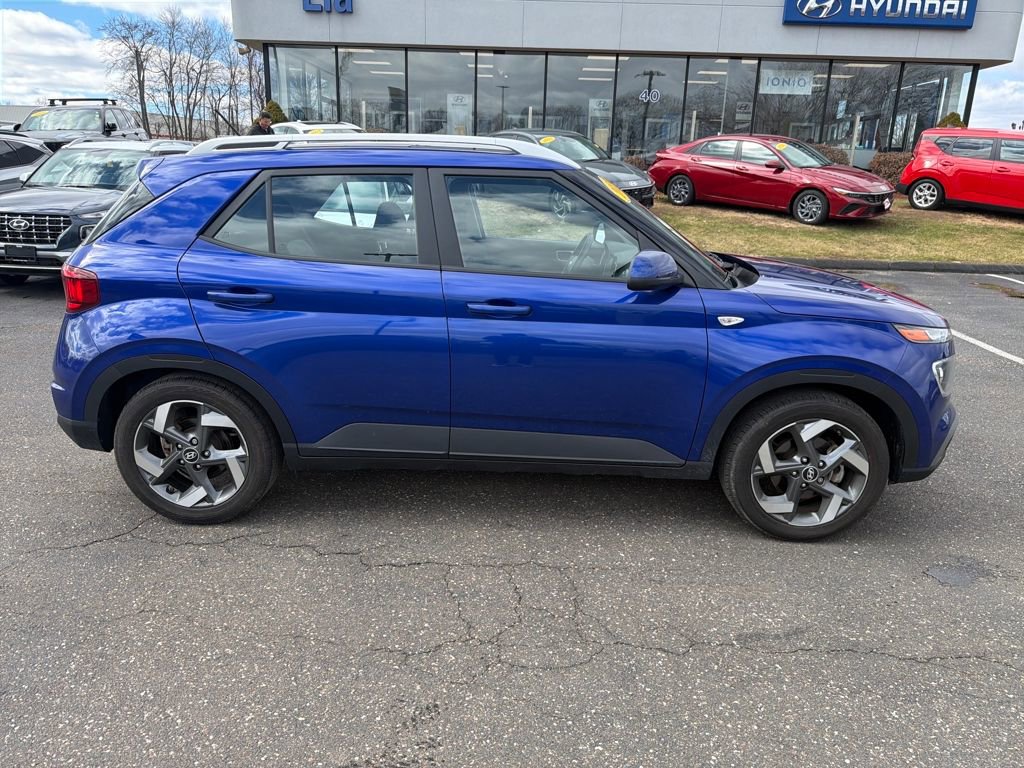 Certified 2023 Hyundai Venue SEL image 2