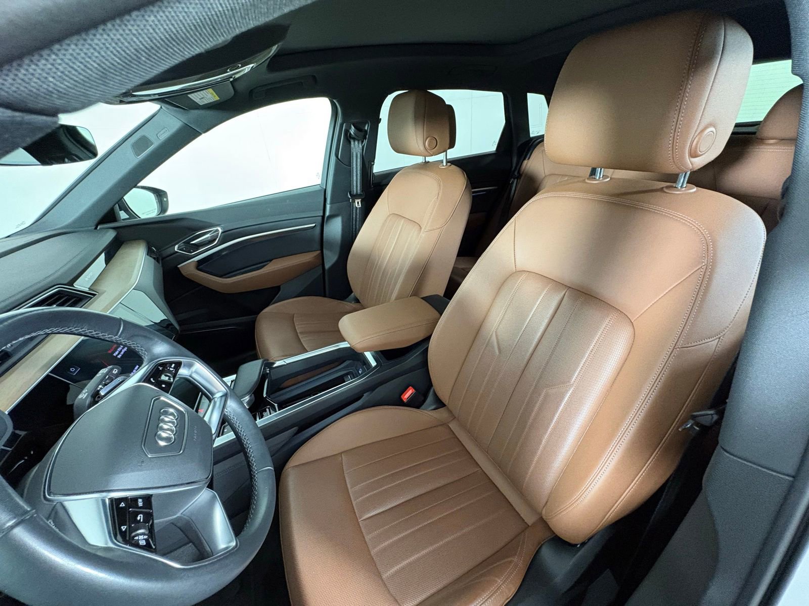 Used 2024 Audi Q8 e-tron Premium Plus w/ Premium Plus Package image 12