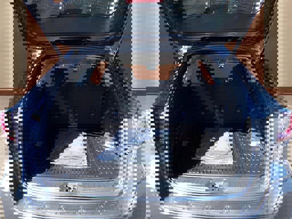 Certified 2025 Subaru Outback Premium AWD/4WD image 8