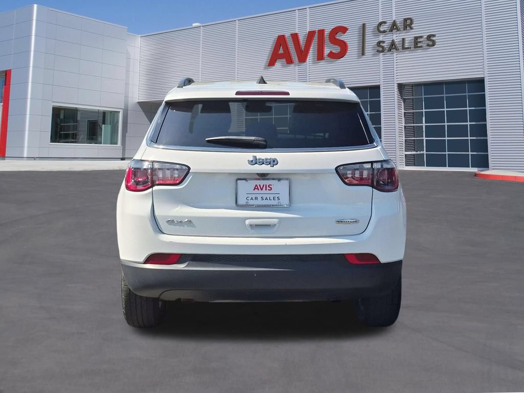 Used 2025 Jeep Compass Latitude w/ Sun & Sound Group AWD/4WD image 7